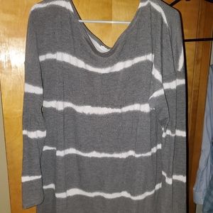 Women's long sleeved off shoulder shirt